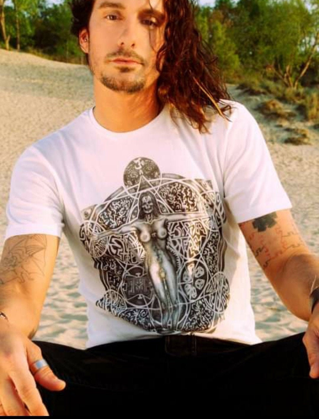 Unisex Vintage Organic Cotton t-shirt with Universal Oneness Design